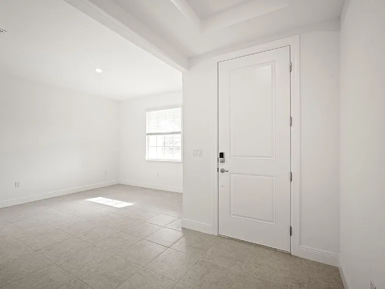 6185 Moonrise Dr — Photo 7
