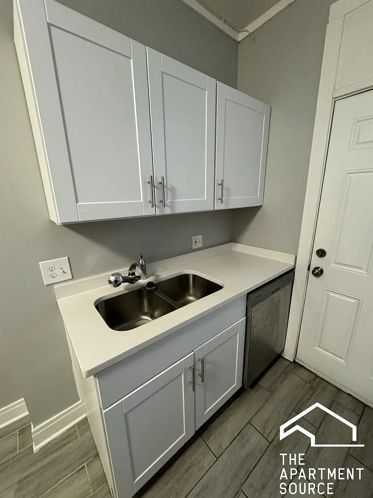 2838 West Addison Street #G — Photo 3
