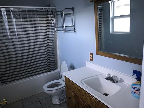 5th image of 213 Pike St
