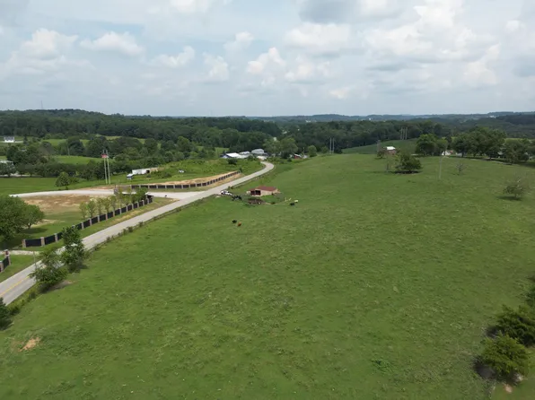 1111 Pine Top Rd, London, KY 40741