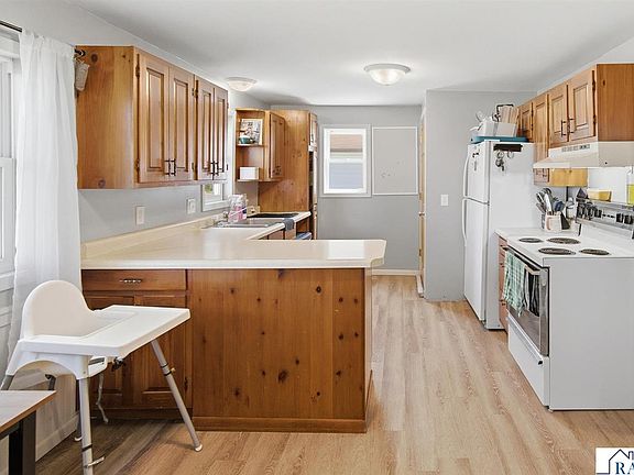 3rd image of 301 6th Ave NE