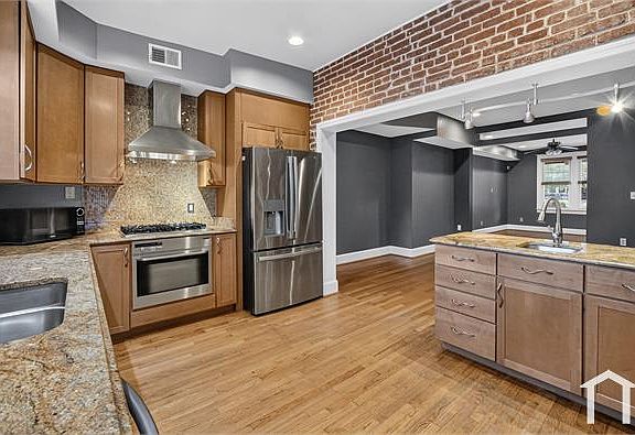 2nd image of 513 Oglethorpe St NW