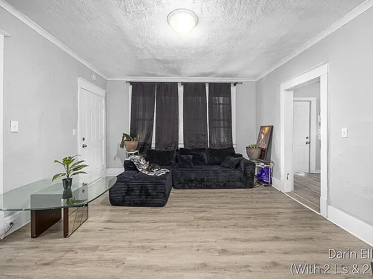 3 bed, 987 sqft, $1,395 — Photo 2