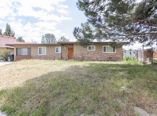 825 W Sharon Rd, Redlands, CA 92374