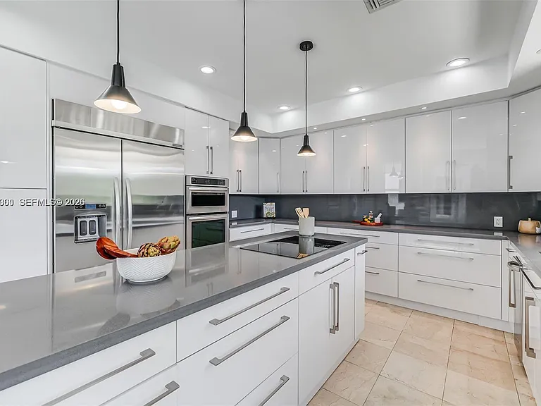184 Paloma Dr — Photo 9
