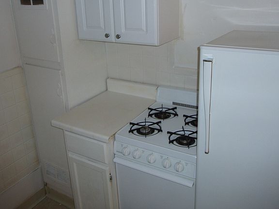 5th image of 2146 Bellevue Ave