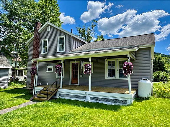 3rd image of 19 Watson St