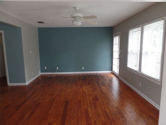 2nd image of 211 E Kaley St