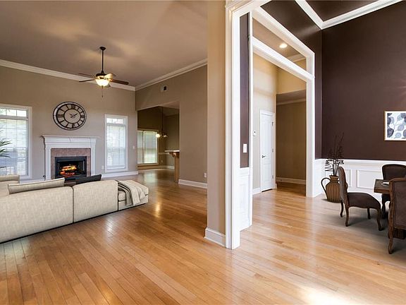 3rd image of 2032 Millstone Dr SW