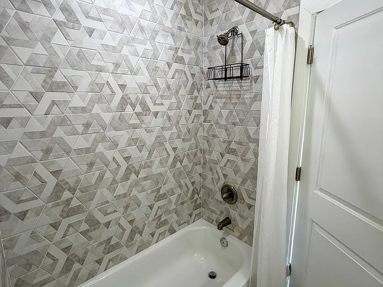 919 SW 6th Ave — Photo 29