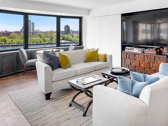 2nd image of 25 Sutton Pl S APT 5M