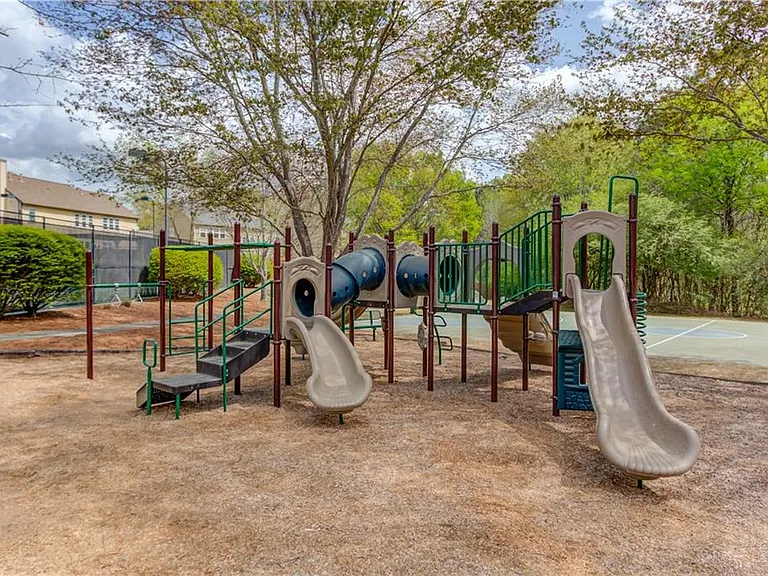 5135 Amberden Hall Dr — Photo 38