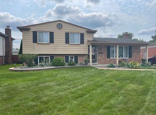 12938 Picadilly Dr, Sterling Heights, MI 48312