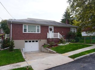243 Sumner Pl, Staten Island, NY 10301