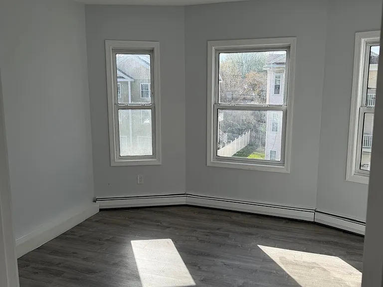 17 Jones St #2 — Photo 13