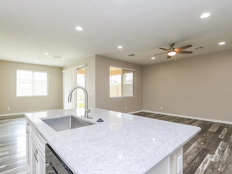 4411 W Kirkland Ave — Photo 9