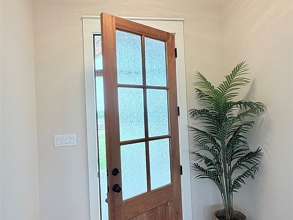 3rd image of 1017 Sabrina Ct