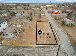 1000 4th St, Lockhart, TX 78644