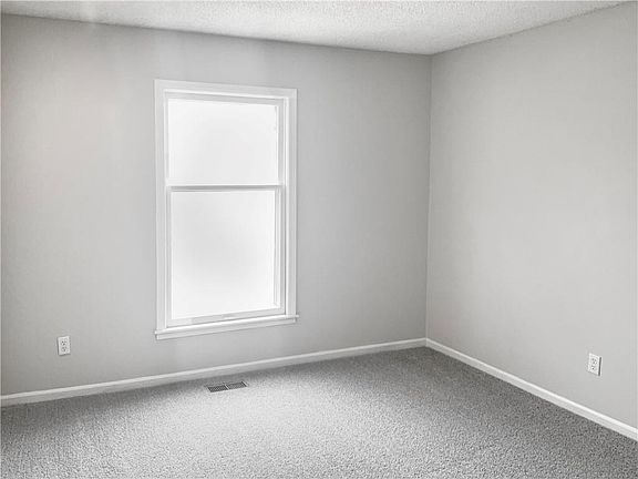 5th image of 11710 Corrington Ave