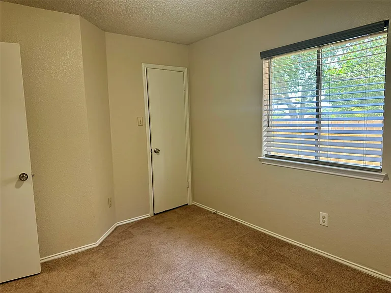 8628 Piney Creek Bnd — Photo 8