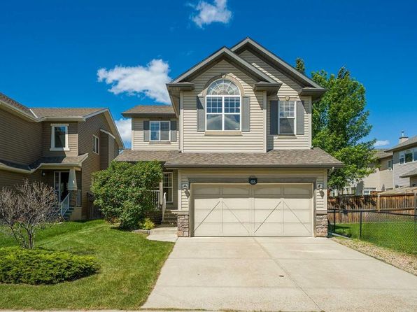63 E Cougartown Close SW, Calgary, AB T3H 0B3