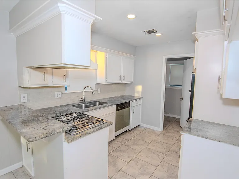 116 White Cedar St — Photo 5