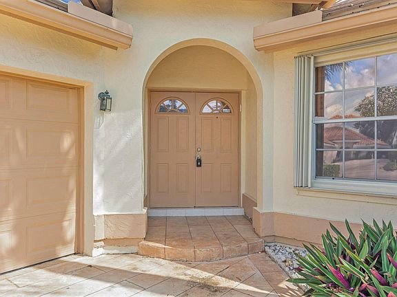 3rd image of 6111 Bay Isles Drive