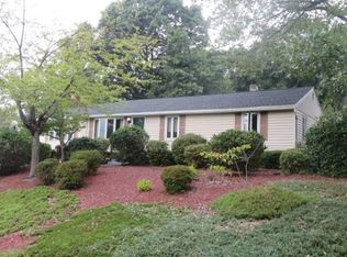 15 Cooley Ave, East Longmeadow, MA 01028