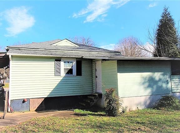3rd image of 107 Crescent Ave