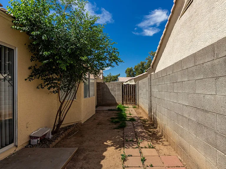 8520 W Palm Ln #1103 — Photo 24