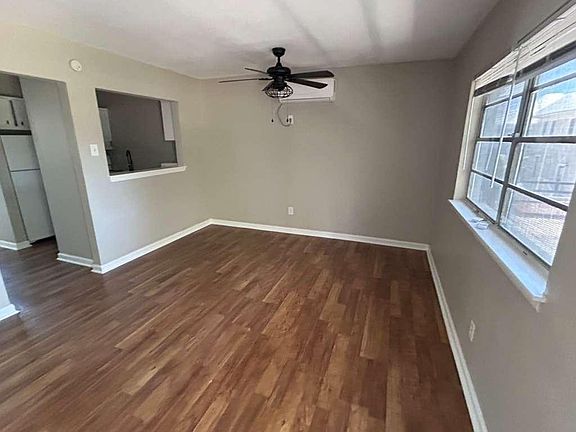 4th image of 327 E Locust St APT 207