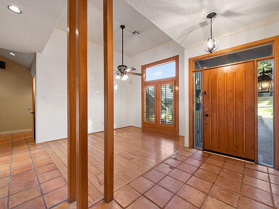 5th image of 10002 Forest View Dr