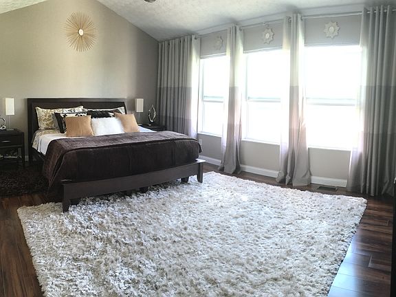 5th image of 7957 Glenmore Dr
