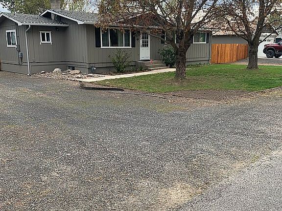 3rd image of 426 E 4th Ave