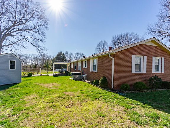 3rd image of 120 Delaware Dr