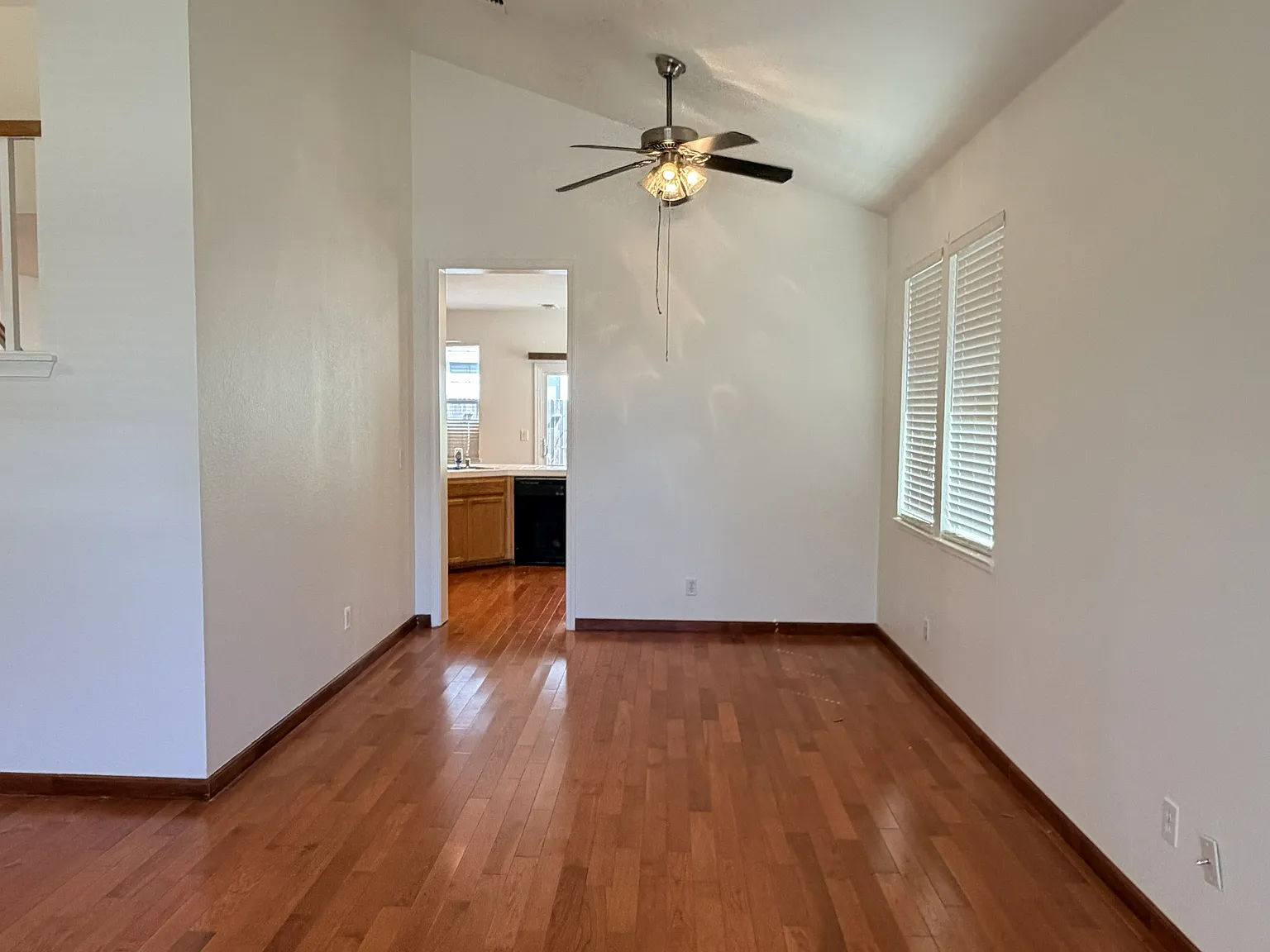 4 bed, 2168 sqft, $3,400 — Photo 2
