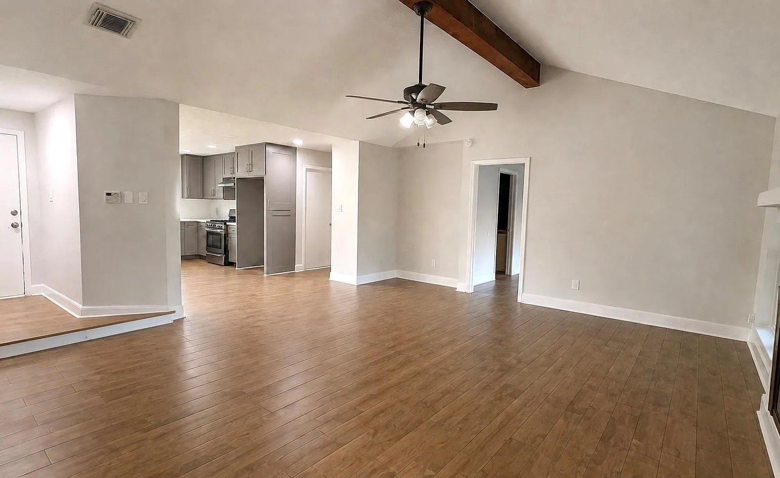 3 bed, 2.0 bath, 1342 sqft, $1,800 — Photo 3