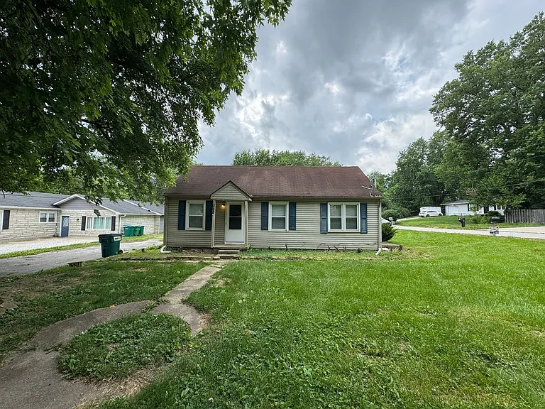 1088 S Morgantown Rd — Photo 2