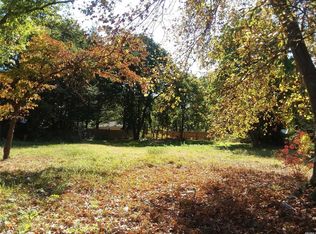 34 Beach Ln, Coram, NY 11727