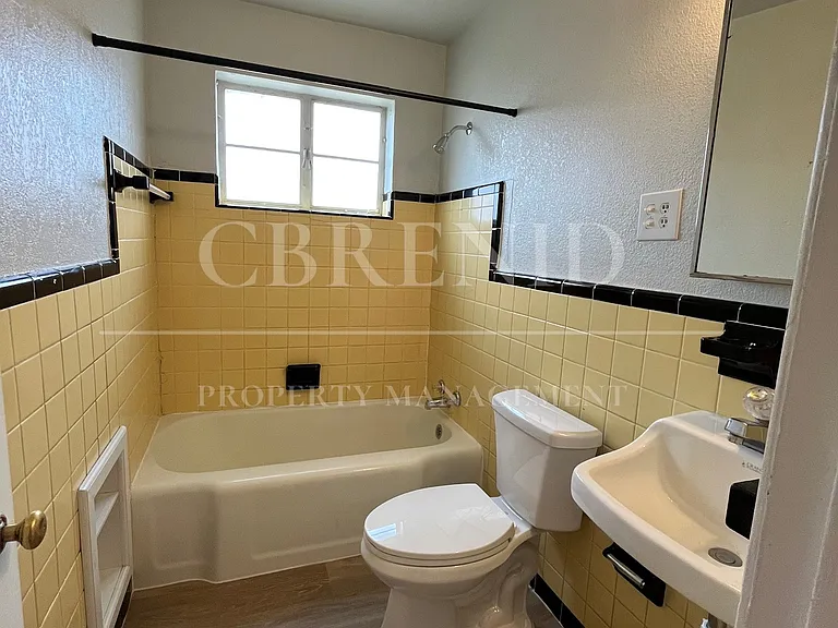 1320 W Rupe Ave — Photo 9