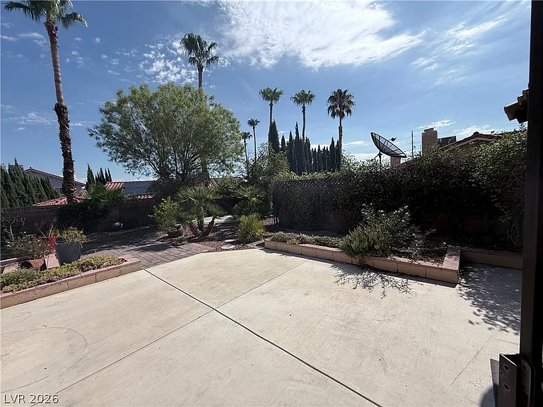 8620 Cremona Dr — Photo 24