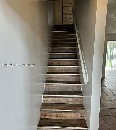 4th image of 7928 Kimberly Blvd