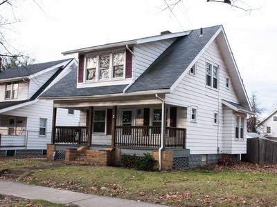 571 Lovers Ln, Akron, OH, 44311