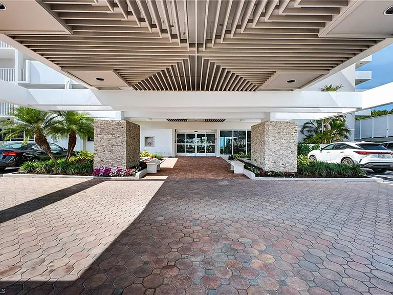 3443 Gulf Shore Blvd N #809 — Photo 34