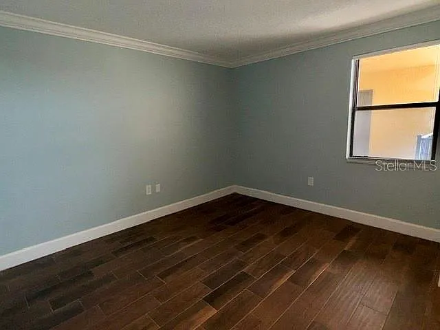 545 Garfield Ave #402 — Photo 10