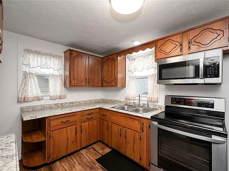 217 American Ave — Photo 15
