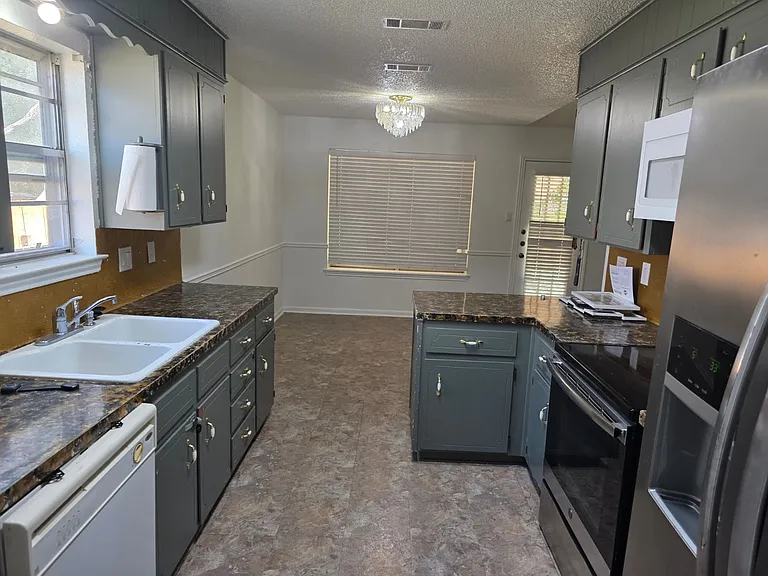 1609 Big Bend Dr — Photo 13