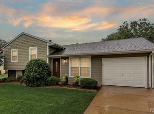 172 Chinon Dr, Saint Louis, MO