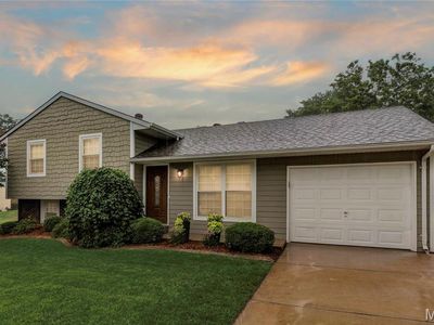 172 Chinon Dr, Saint Louis, MO, 63129