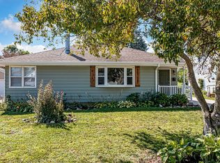 293 25th Ave SW, Cedar Rapids, IA 52404